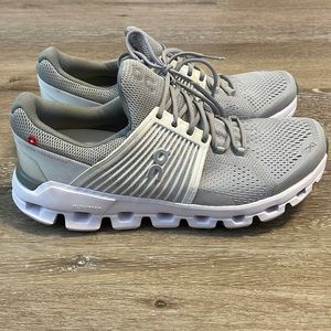 On cloud running shoes, womens W9 cloud swift